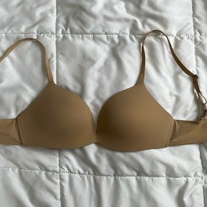 Calvin Klein Nude Wireless Push Up Convertible Bra
